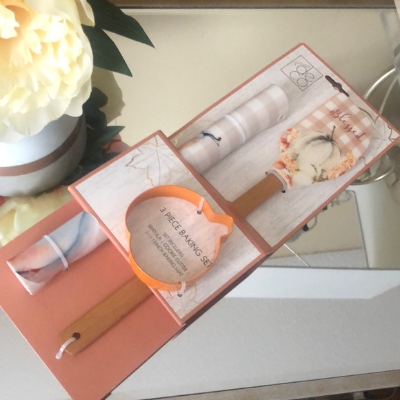 3 PIECE BAKING SET by Harvest DeCo Spatula / Cookie Cutter / 11 x 15 Baking Met - Picture 1 of 6